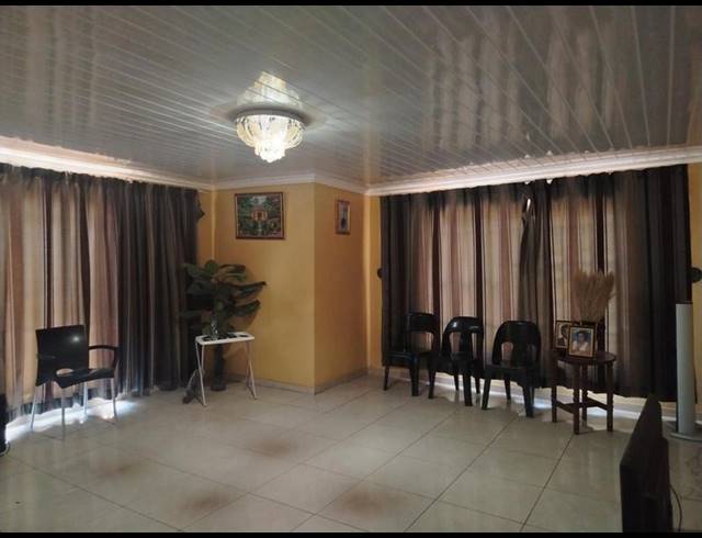 4 BEDROOM PROPERTY TO RENT IN SESHEGO A